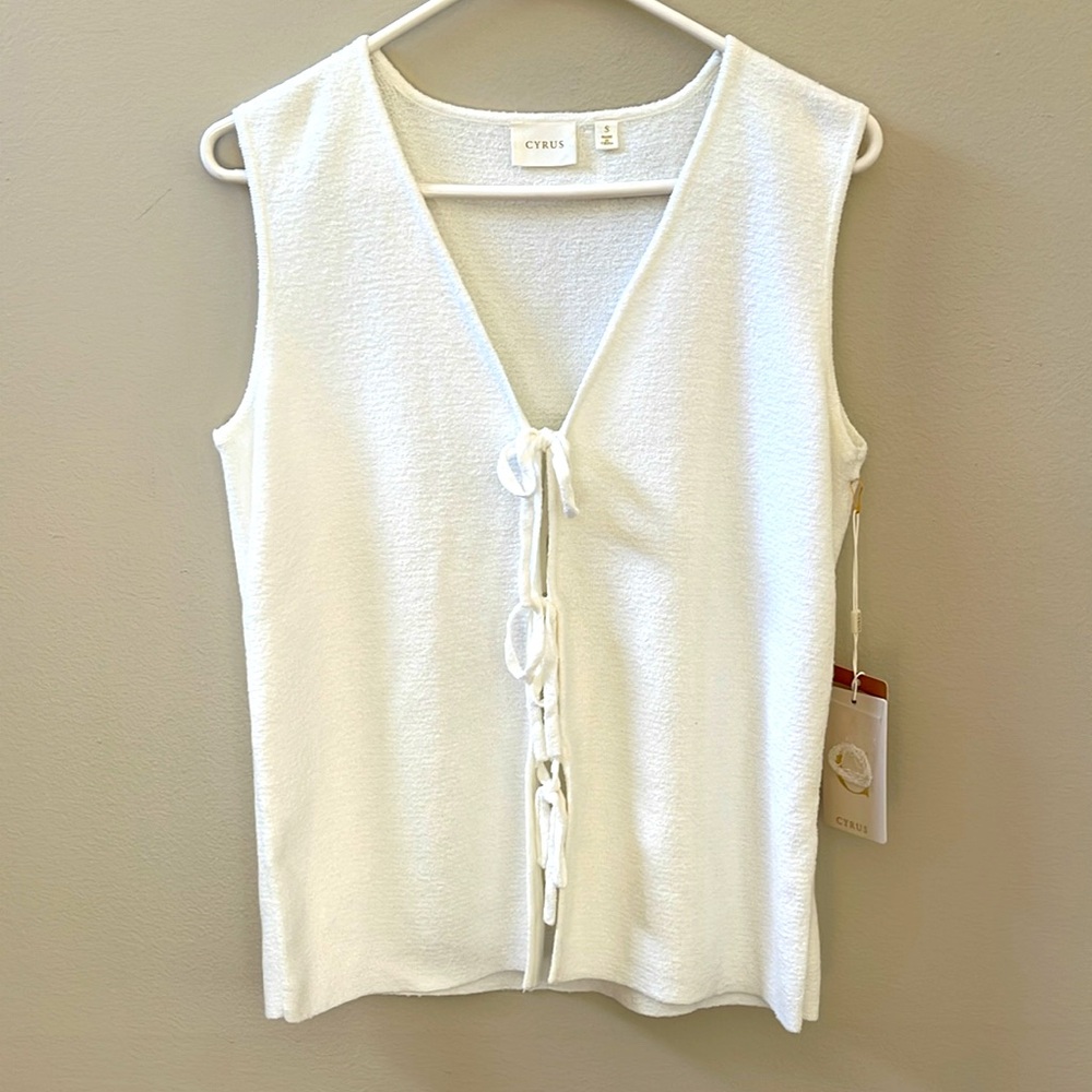 Cyrus Tie-Front V Neck White Sweater Vest Sz S